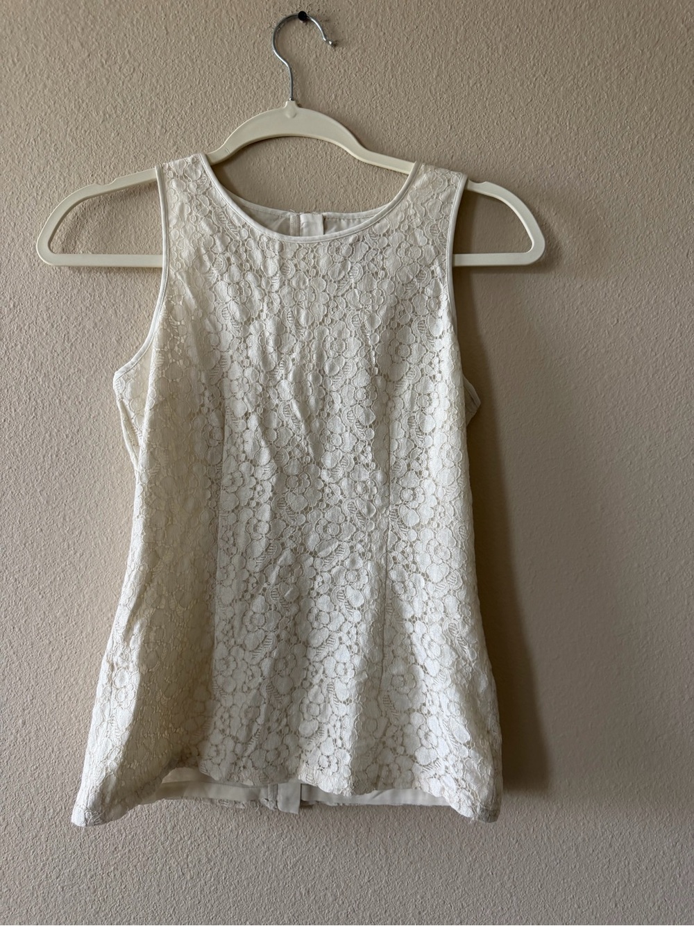 Banana Republic Cream Lace Shell Top